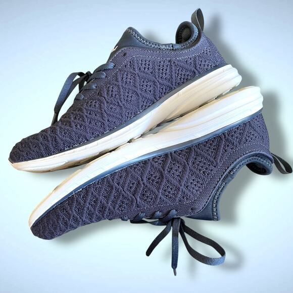 IOB Women's ATHLETIC PROPULSION LABS Techloom Phantom Navy Blue Sneaker EUC - Picture 3 of 12